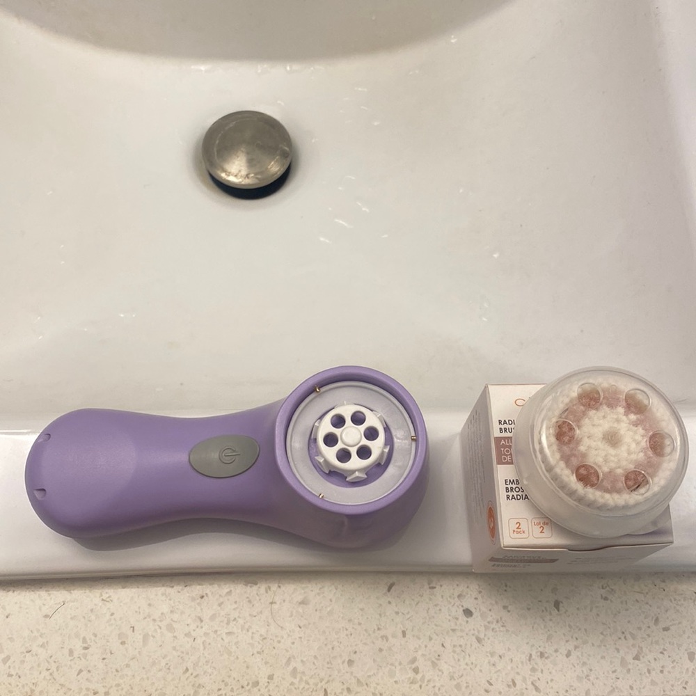 Clarisonic Mia with 3 brand new Radiance brush heads